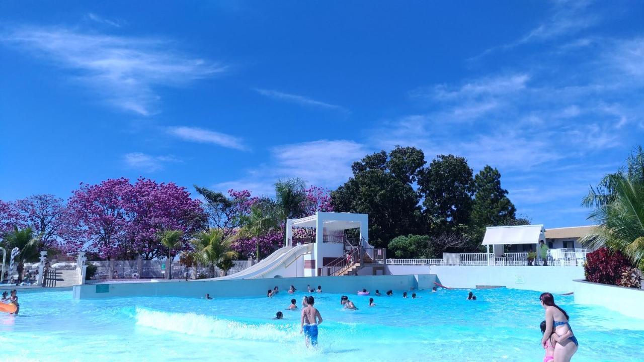 Thermas Lacqua Diroma Com Piscina De Ondas Gratis 24Horas Caldas Novas Eksteriør billede