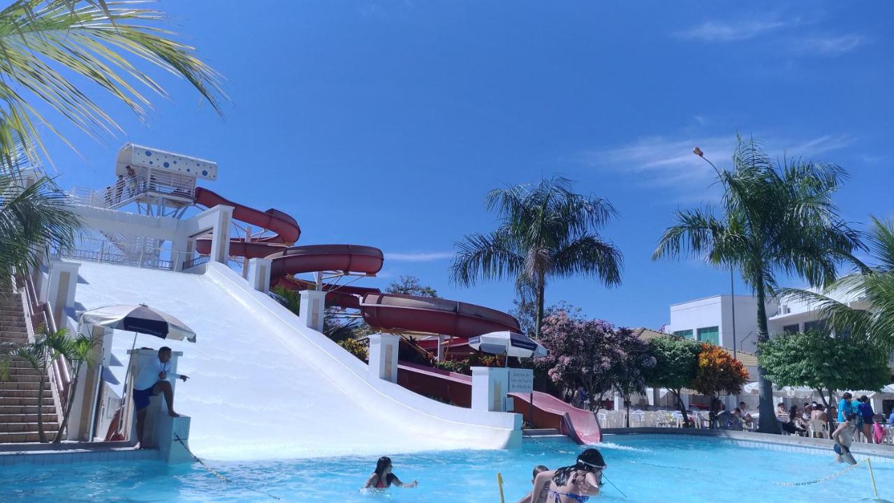 Thermas Lacqua Diroma Com Piscina De Ondas Gratis 24Horas Caldas Novas Eksteriør billede
