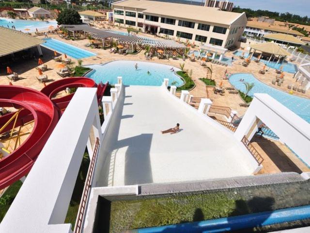 Thermas Lacqua Diroma Com Piscina De Ondas Gratis 24Horas Caldas Novas Eksteriør billede