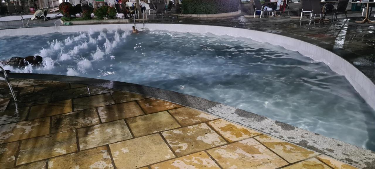 Thermas Lacqua Diroma Com Piscina De Ondas Gratis 24Horas Caldas Novas Eksteriør billede